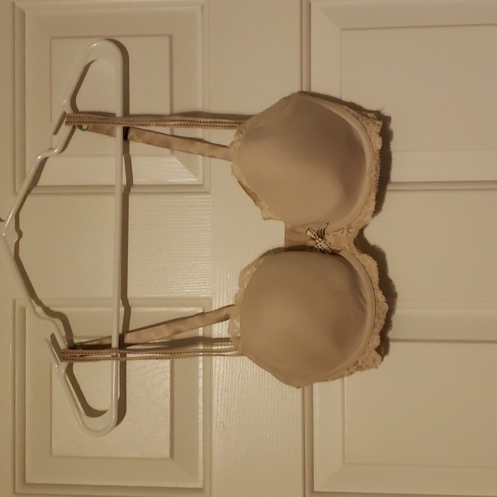 Chantelle Bra 32 DD